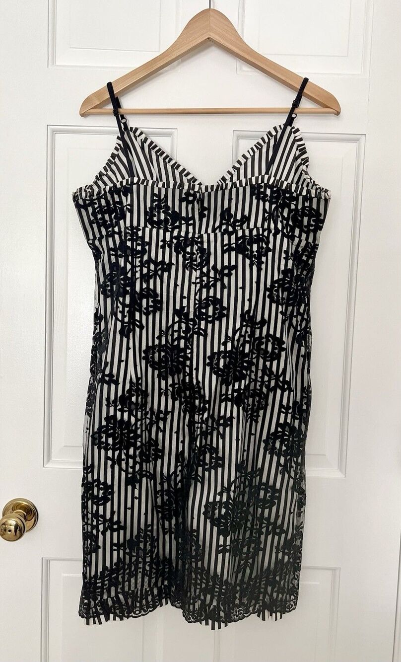 Muse Black & White Stripes & Roses Party Dress - Sz 14 Halloween Beetlejuice - Picture 8 of 8